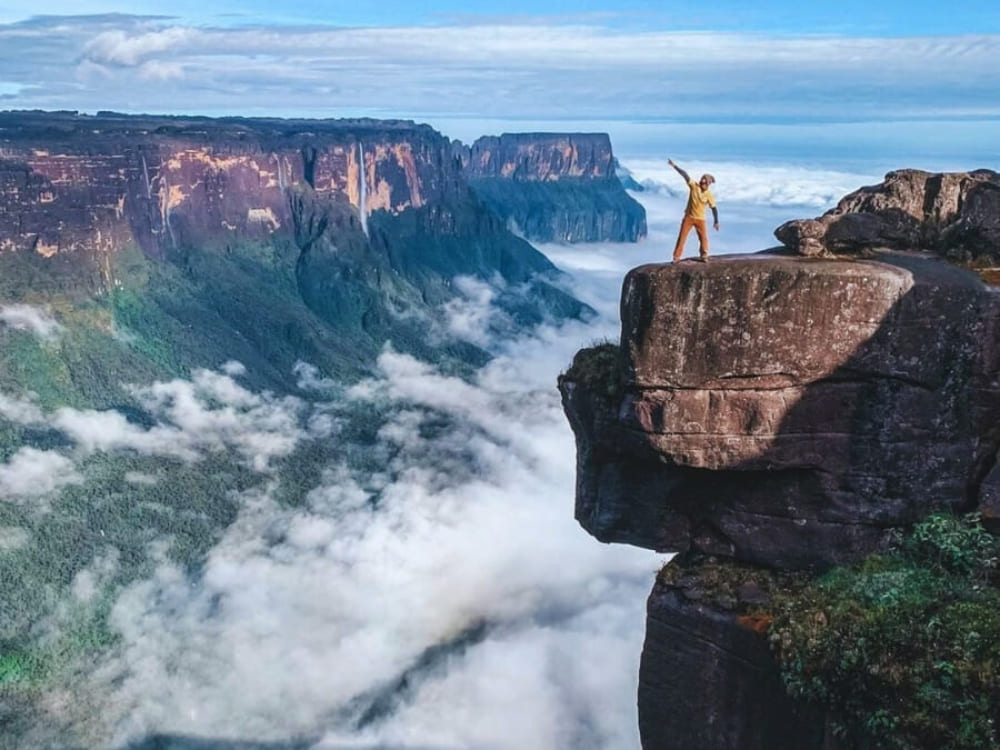 What's on top of Mount Roraima 