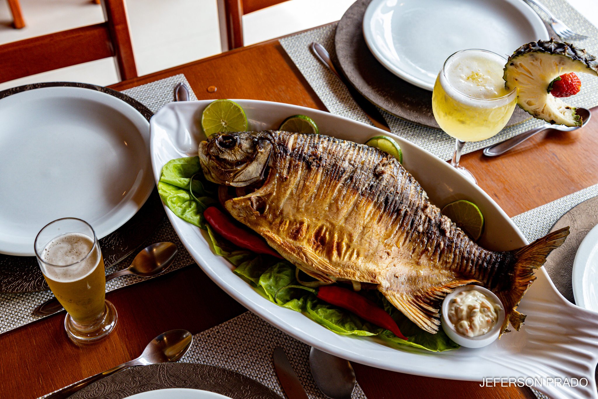 Fuel for the river: a whole grilled fish fresh to the table. Photo: Jeferson Prado Photo 1